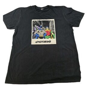 Women's DC COMICS BATMAN GRAPHIC T-SHIRT size Medium Black Solid Graphic 19x25.5